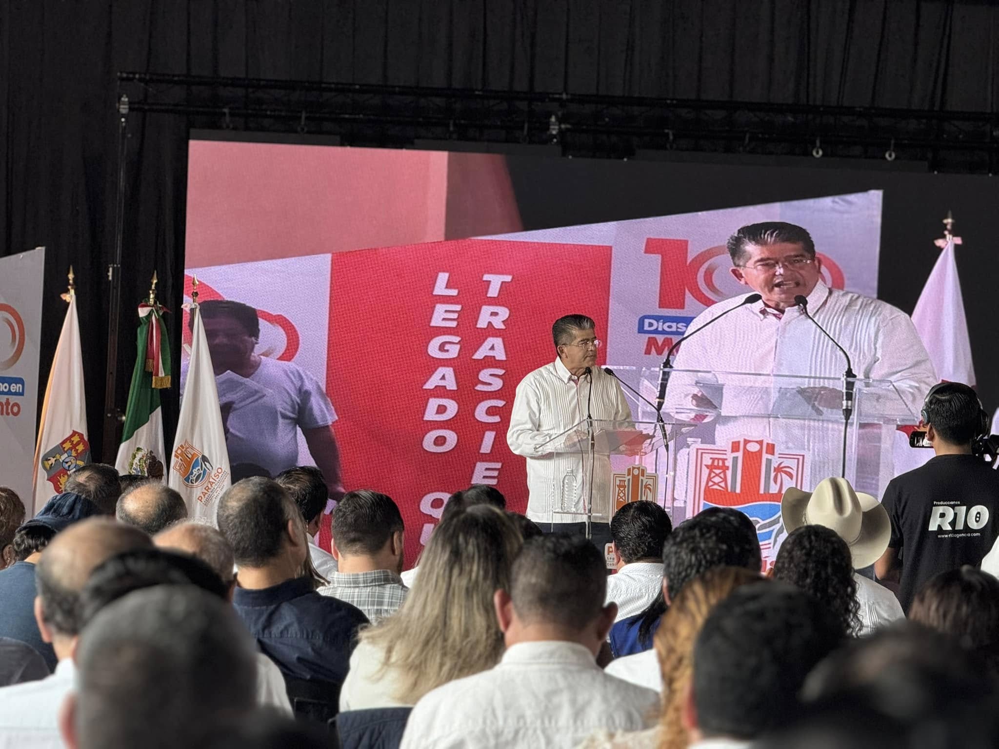 Presenta Alfonso Baca informe de 100 días de gobierno en movimiento