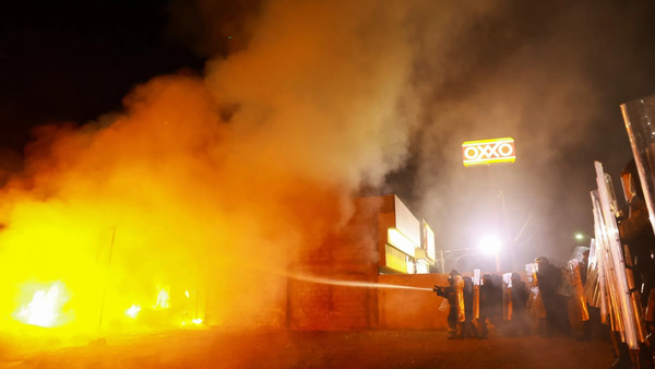 Migrantes incendian campamento durante operativo en Chihuahua