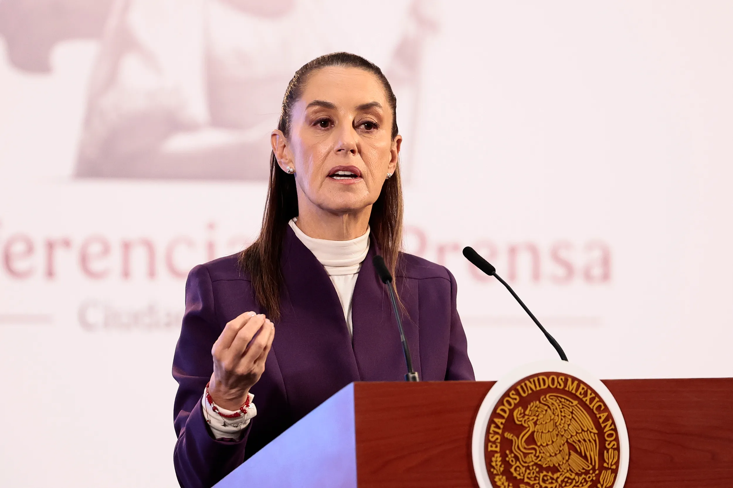 Sheinbaum pide “no asociar migrantes con violencia” en México ante las medidas de Trump