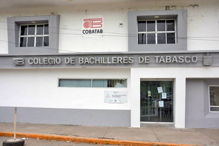 Piden sindicalizados del COBATAB pagos del 2024