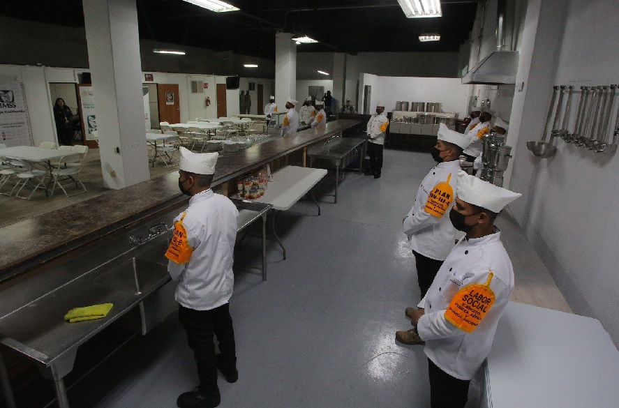 Abre en Tijuana primer albergue prometido por Sheinbaum para atender a deportados