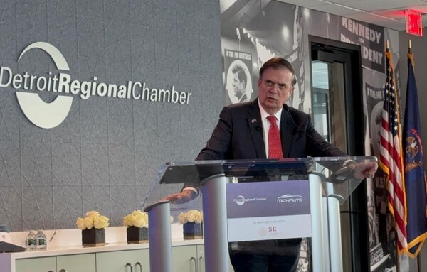 Marcelo Ebrard, promueve en Detroit colaboración México-EEUU en materia automotriz