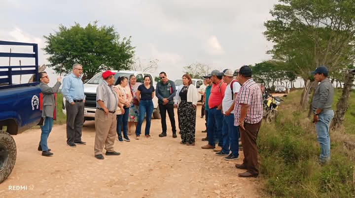 Alcaldesa Mari Luz Velázquez Jiménez recorre comunidades de la sierra baja para resolver problemáticas sociales