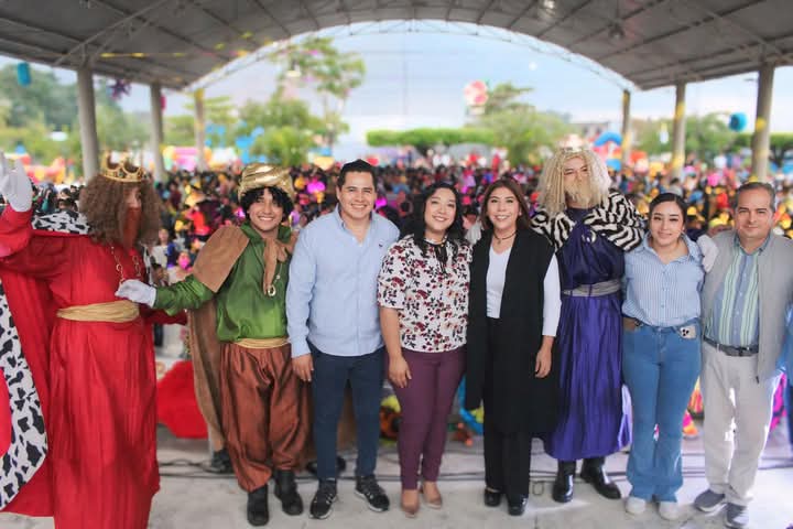 Niñas y niños de Ciudad La Venta celebran junto a Mari Luz Velázquez Jiménez el Día de Reyes con una jornada mágica