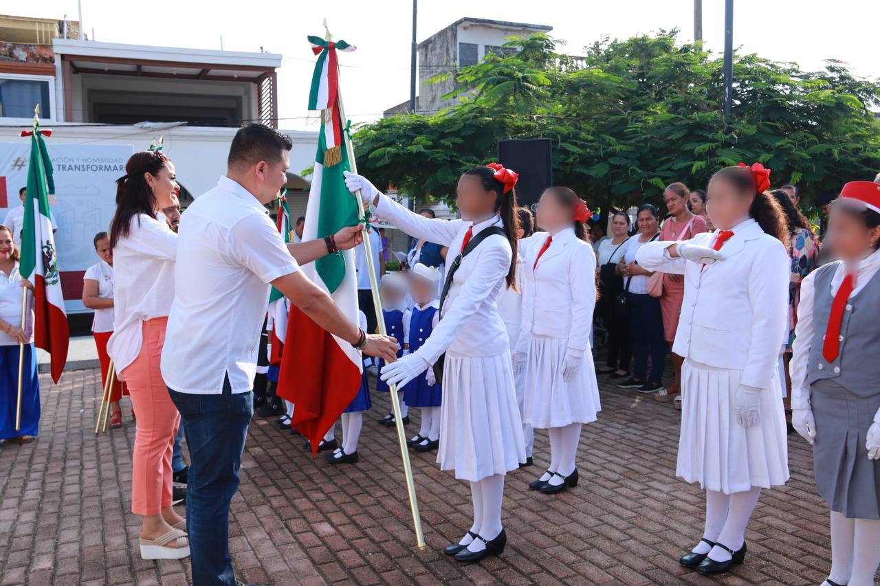 Desde Comalcalco llaman a defender nuestra Bandera ante cualquier injerencia