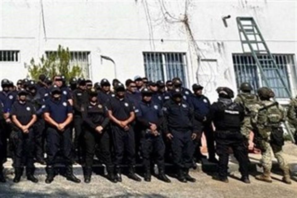 Detienen a 98 policías de Tonalá, Chiapas, por no poder acreditar su cargo