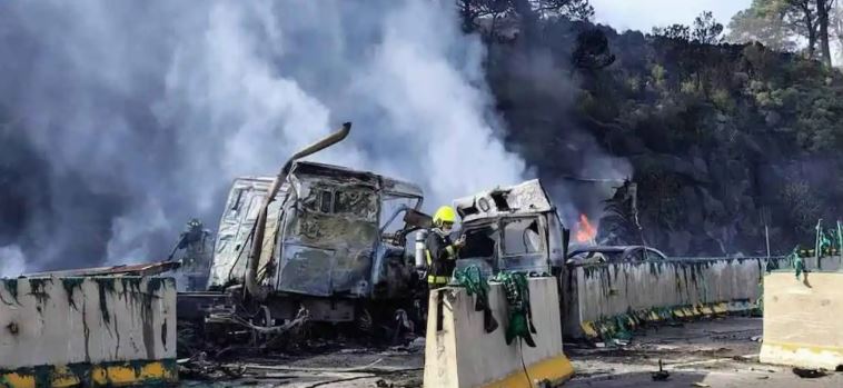 Impactante choque en la autopista México-Puebla deja seis muertos