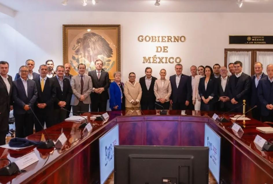 Sheinbaum se reúne con integrantes del Consejo Coordinador Empresarial para revisión del Plan México