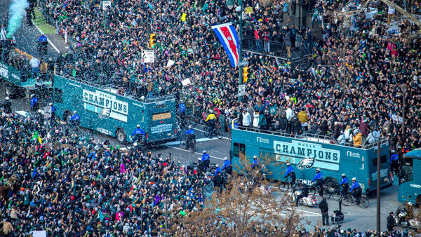 Tiroteo durante desfile de festejo por victoria de Philadelphia Eagles termina con dos heridos