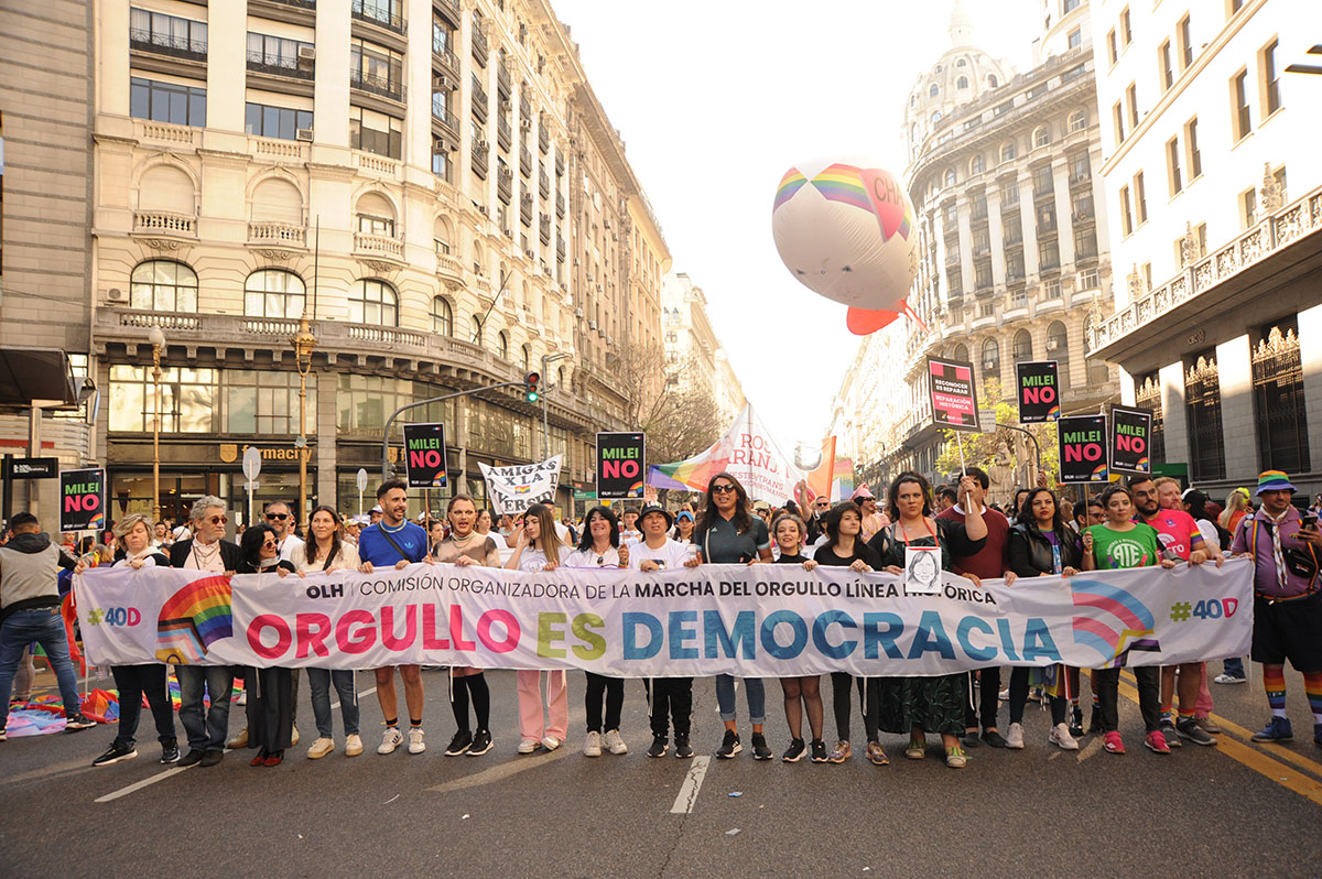 La marcha LGTBI+ y antifascista contra Milei en Argentina se vuelve global