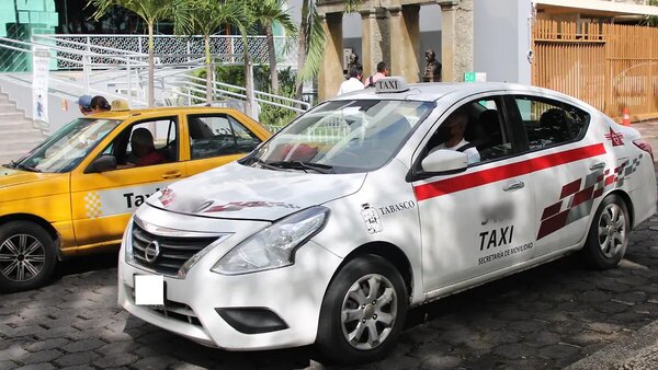 Taxistas solicitan INE por seguridad