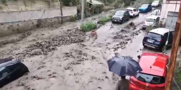 Lluvias ocasionan graves inundaciones en Messina, Italia