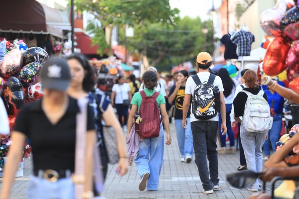 Emblemática avenida Júarez reactiva el comercio en la zona