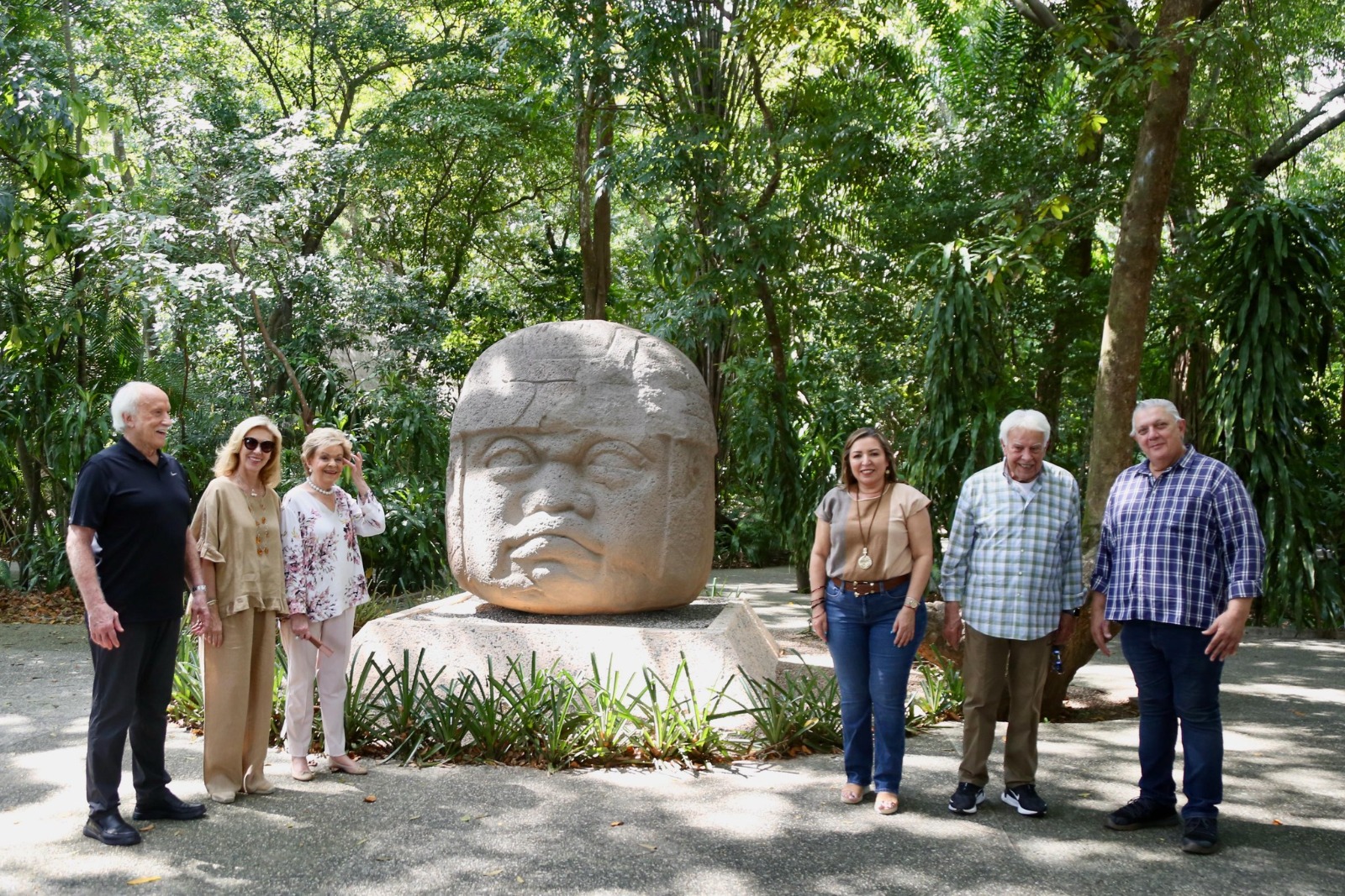 Expresidente español, Felipe González, visitó el Parque Museo La Venta