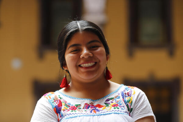 Busca México proteger sus lenguas indígenas ante una tasa de pérdida de hablantes del 40%