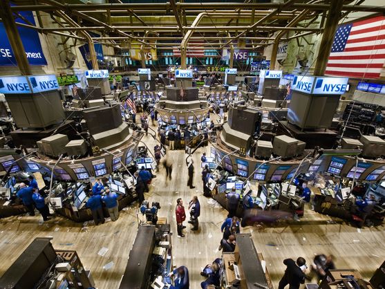 Wall Street ‘se nubla’ por amenaza arancelaria de Trump: Nasdaq baja 0.41%