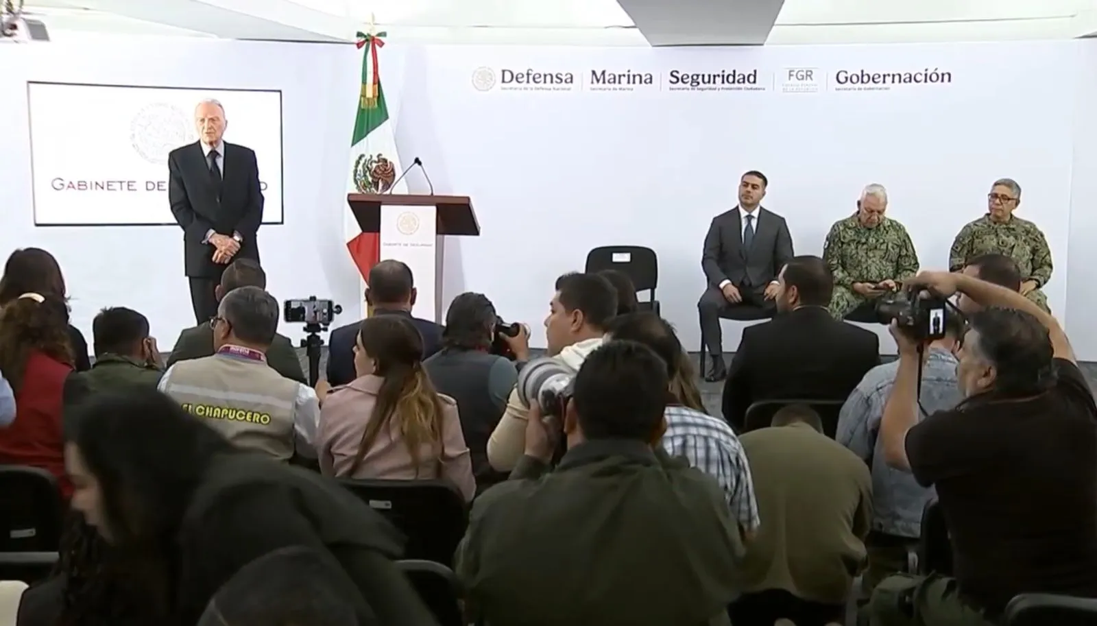 Por solicitud de seguridad nacional, los capos fueron enviados a EE.UU., dice el fiscal Gertz Manero