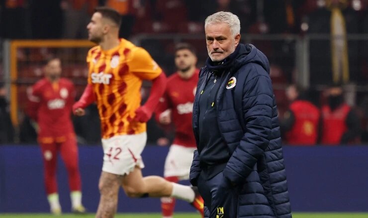 Acusa Galatasaray a José Mourinho por declaraciones racistas