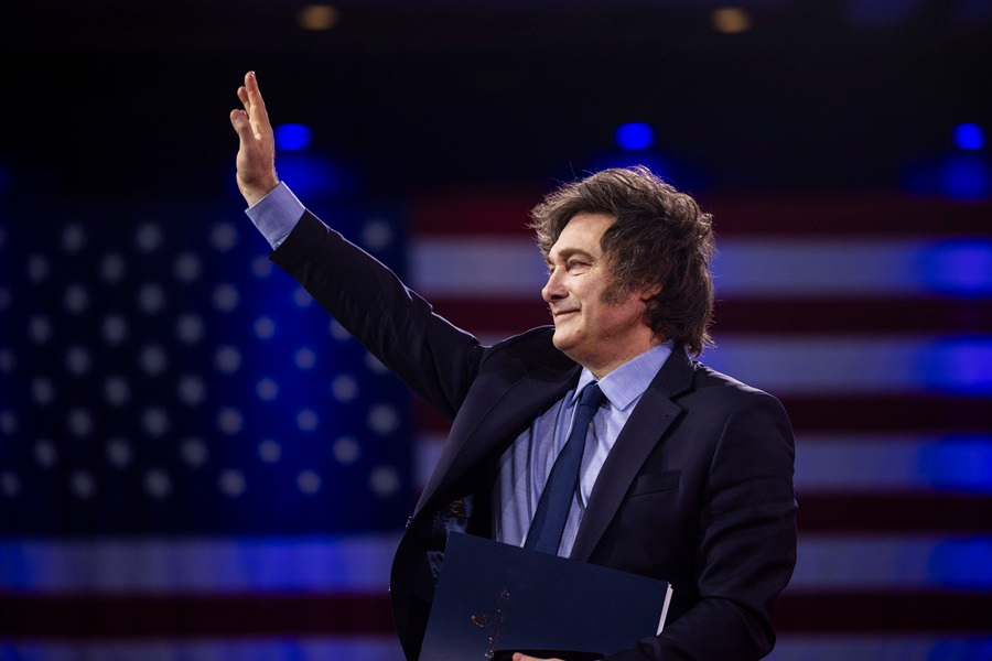 Milei insiste en un acuerdo de libre comercio con EE.UU. y abraza aranceles recíprocos