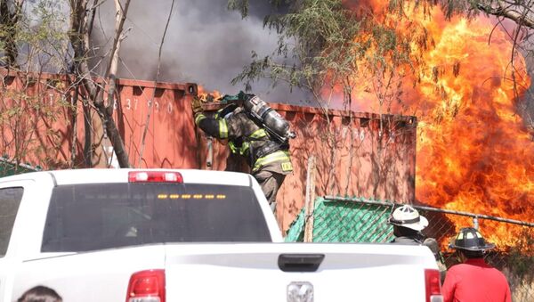 Se incendian contenedores de basura en Parque Fundidora en Monterrey