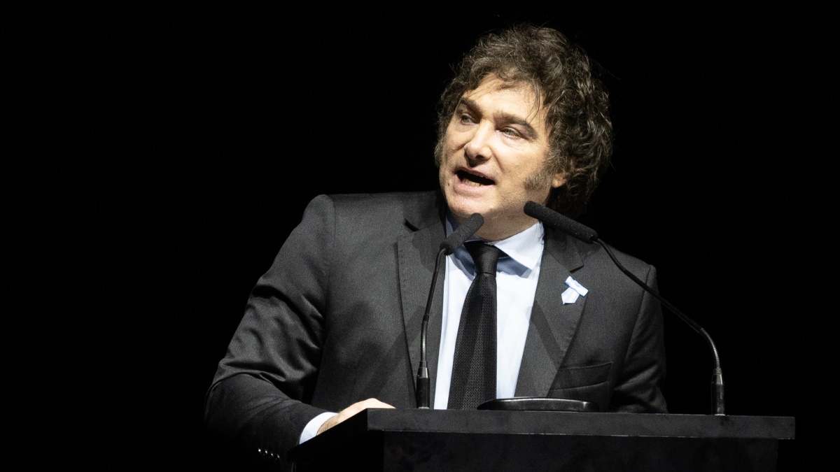 Milei promociona una criptomoneda pero la elimina tras sospechas de ser una estafa o ‘moneda meme’