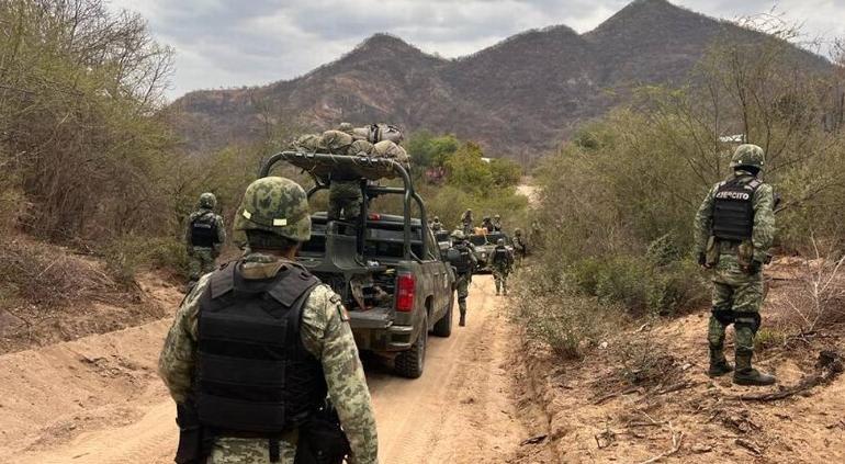 Grupo armado ataca con drones a convoy militar en Guadalupe y Calvo