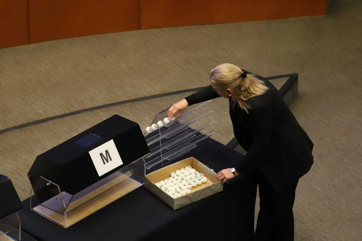 TEPJF reconoce errores en tómbolas, pero rechaza repetir proceso