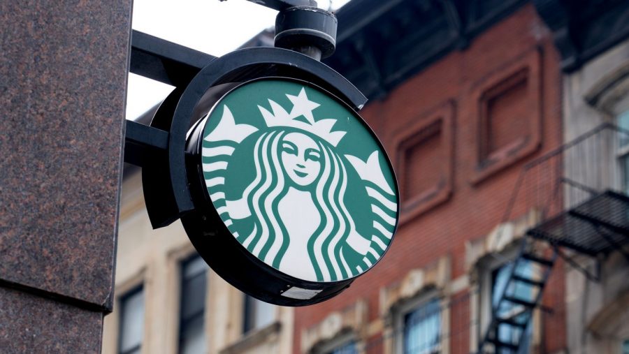 Starbucks anuncia el mayor despido de su historia, más de mil empleados quedarán sin trabajo