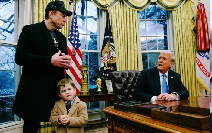 Donald Trump firma un decreto para reducir el tamaño de la Administración y darle más poder a Musk