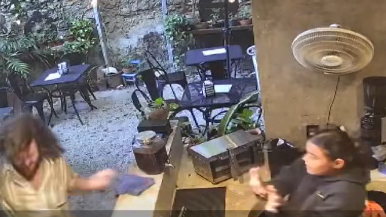 Extranjero amenaza a empleada en cafetería de Mérida