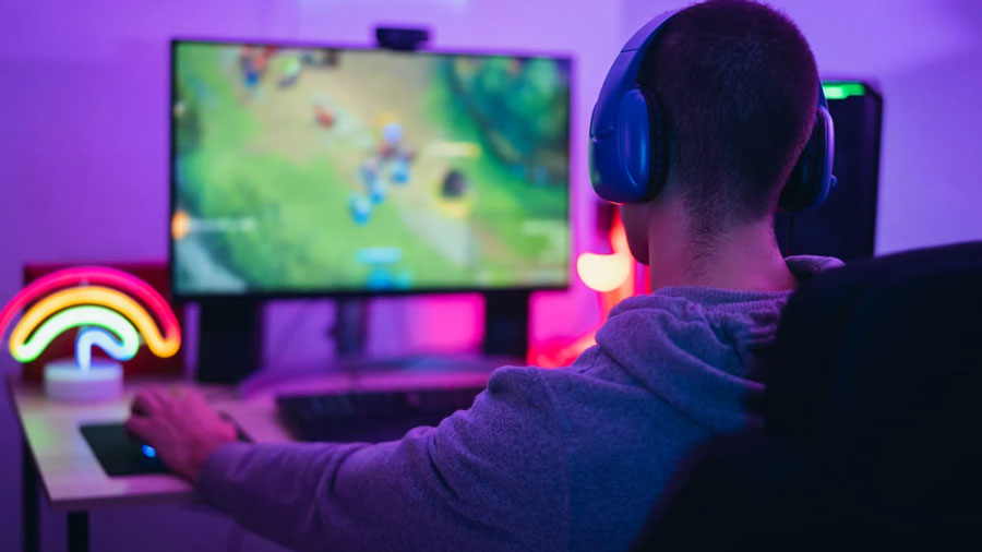 ¿Eres gamer? OMS lanza norma para prevenir pérdida auditiva en jugadores de videojuegos