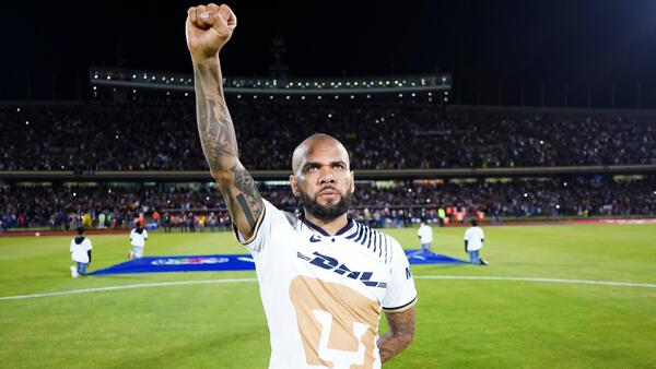 Pumas presenta denuncia millonaria contra Dani Alves