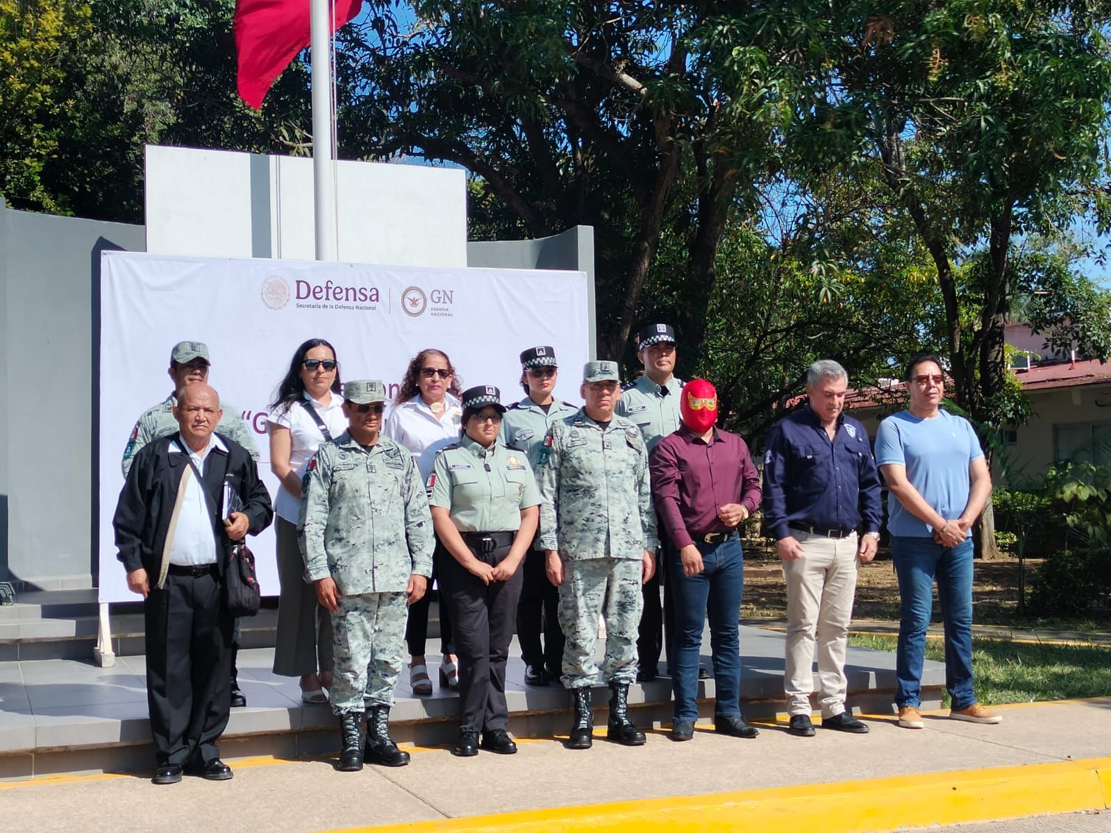 Galardona GN a joven quinceañera