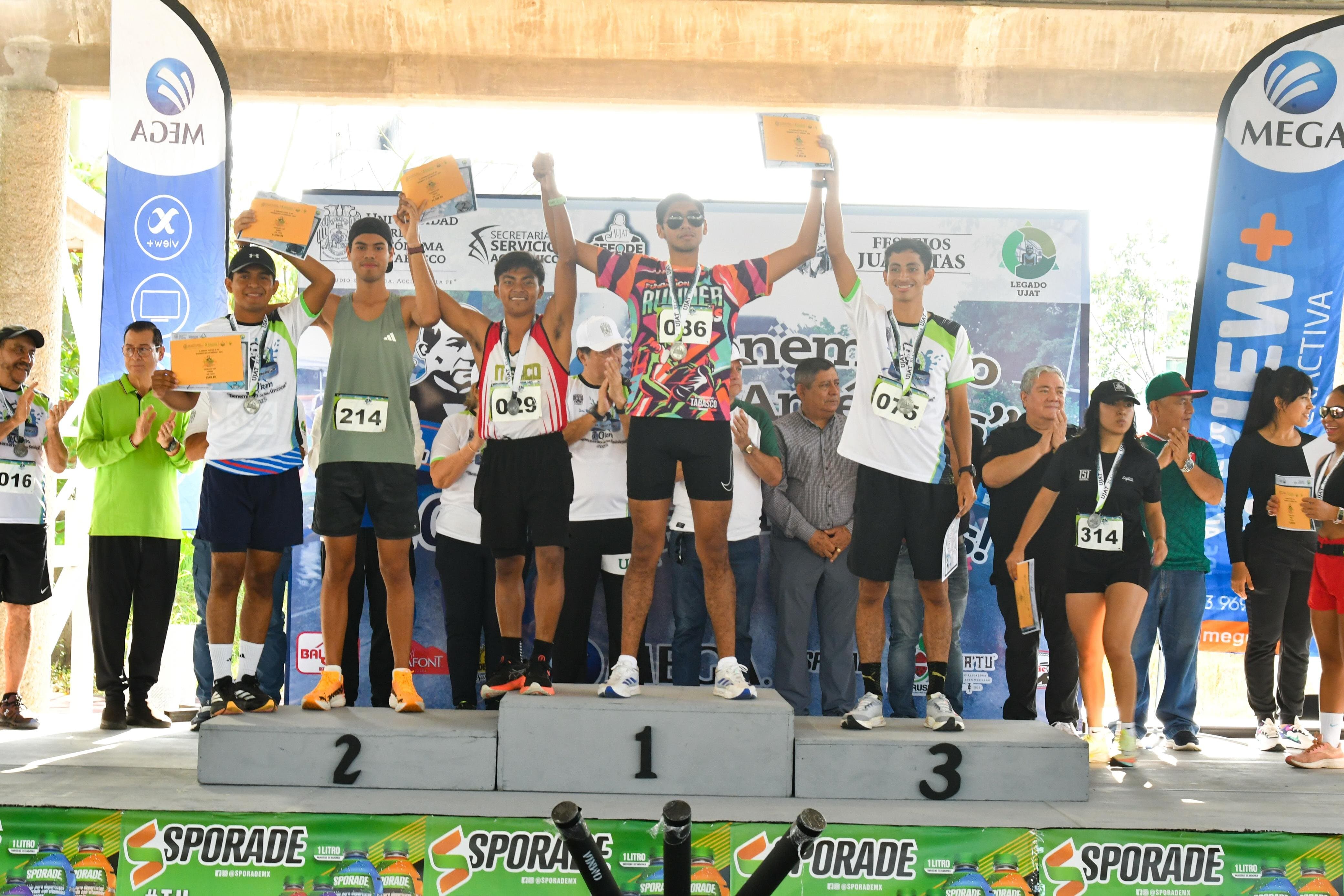 Triunfa Luis López Reyes en la XL Carrera Atlética de la UJAT