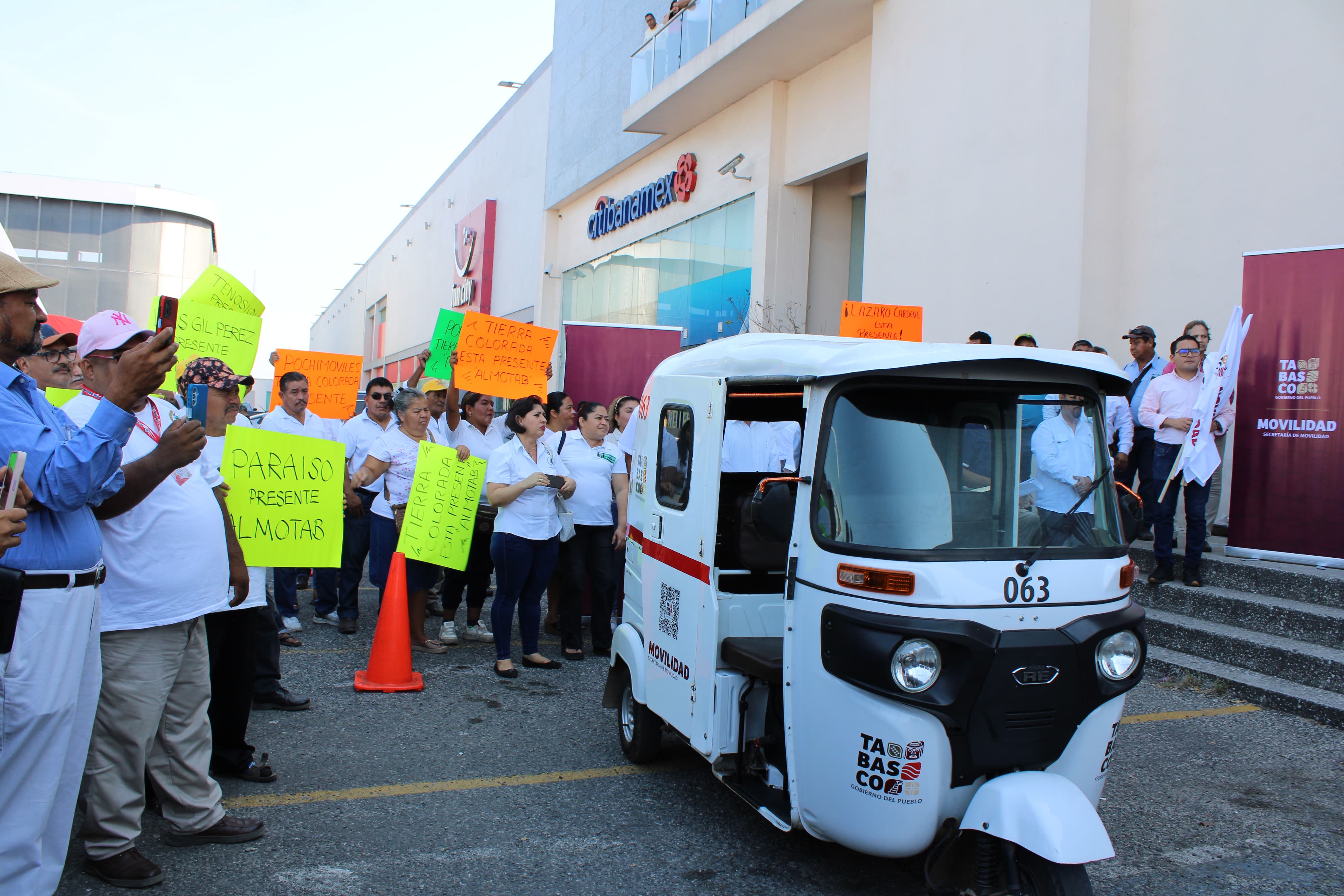Pone en marcha Semovi colocación de cromática Ruta Segura a motocarros para dar certeza a usuarios