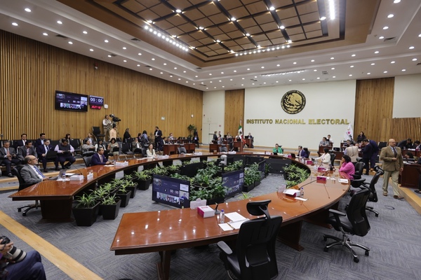 INE avala tope de 220 mil pesos para campañas de la elección judicial