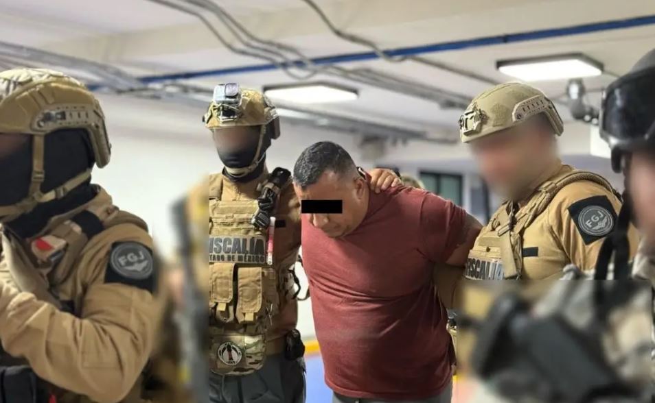 Dan prisión preventiva a “El Conejo”, líder de “Los 300”