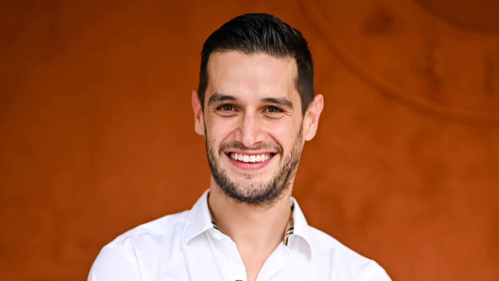 Adrián Marcelo reacciona a la baja venta de boletos para ‘Hermanos de leche’ en CDMX ¿Está molesto?