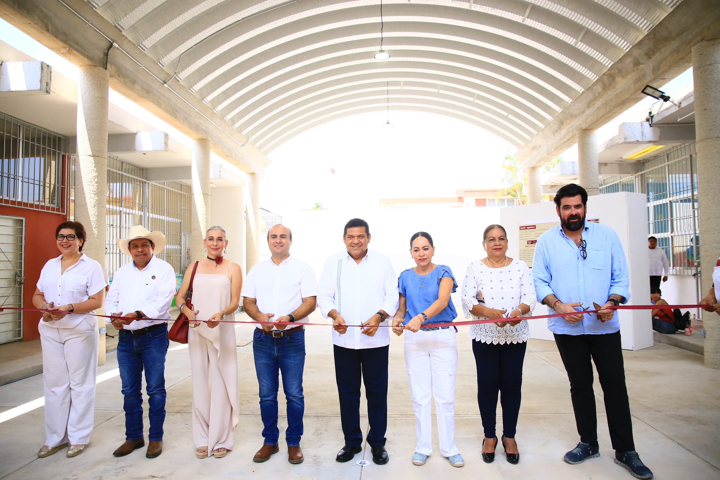 La apuesta es a la educación, afirma el Gobernador Javier May al anunciar presupuesto superior a 360 mdp en obras para abatir el rezago en este sector