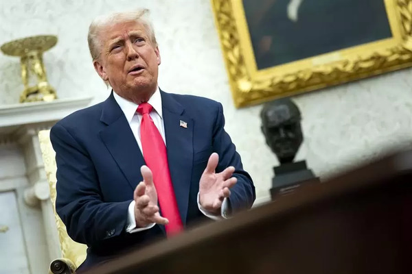 Trump ordena el desmantelamiento de siete agencias