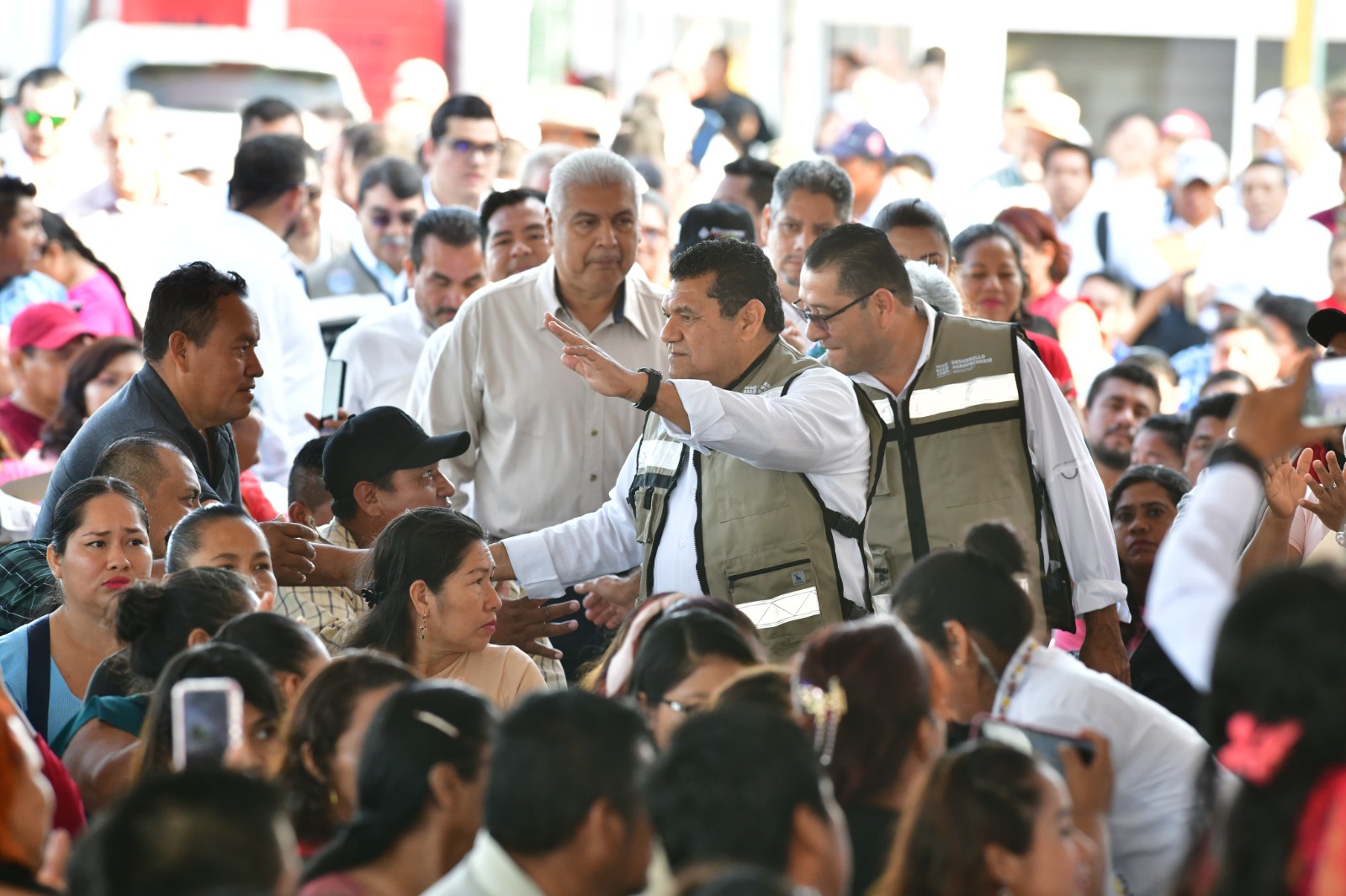 Renovación del Puerto de Frontera, y obras de agua potable y carreteras darán justicia social a Centla: Javier May