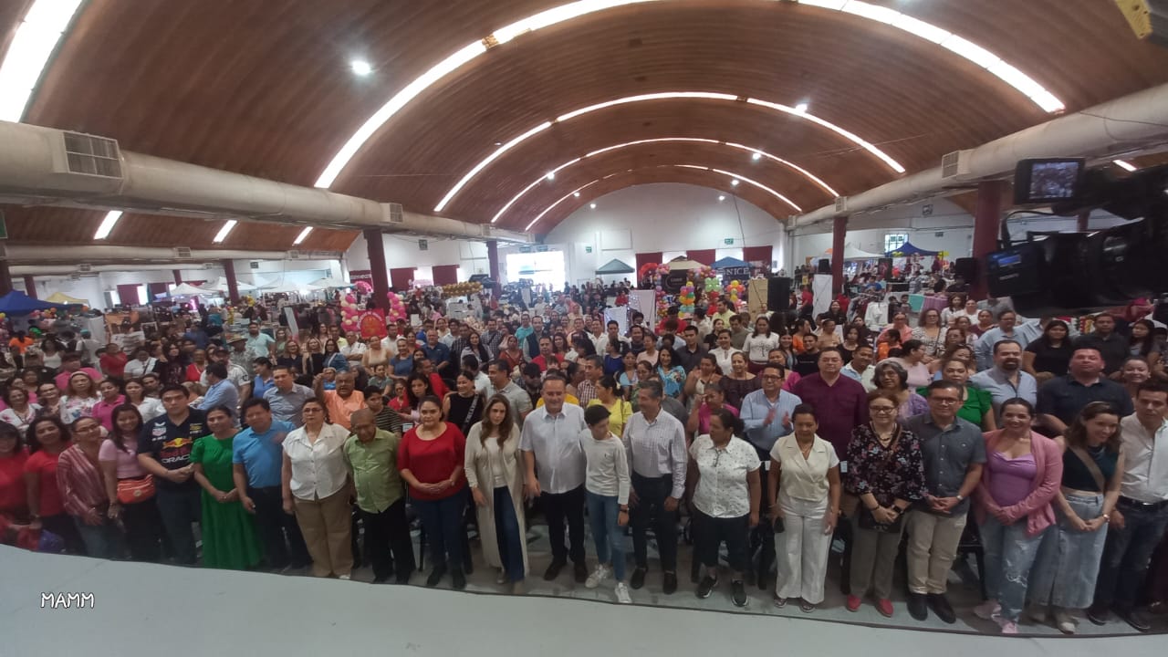 150 expositores en la Primer Kermés Judicial al celebrar el Día de la Familia