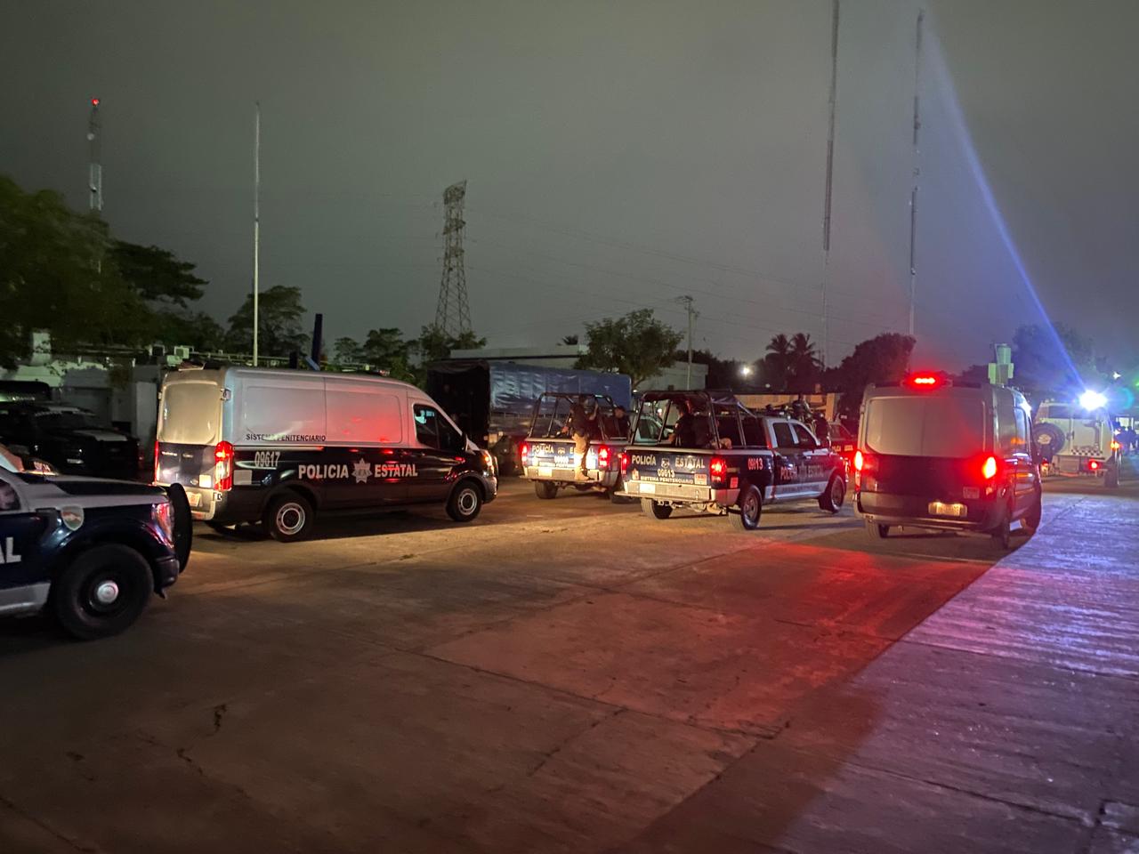 Realizan operativo en el CREST: Decomisan armas blancas, celulares y droga