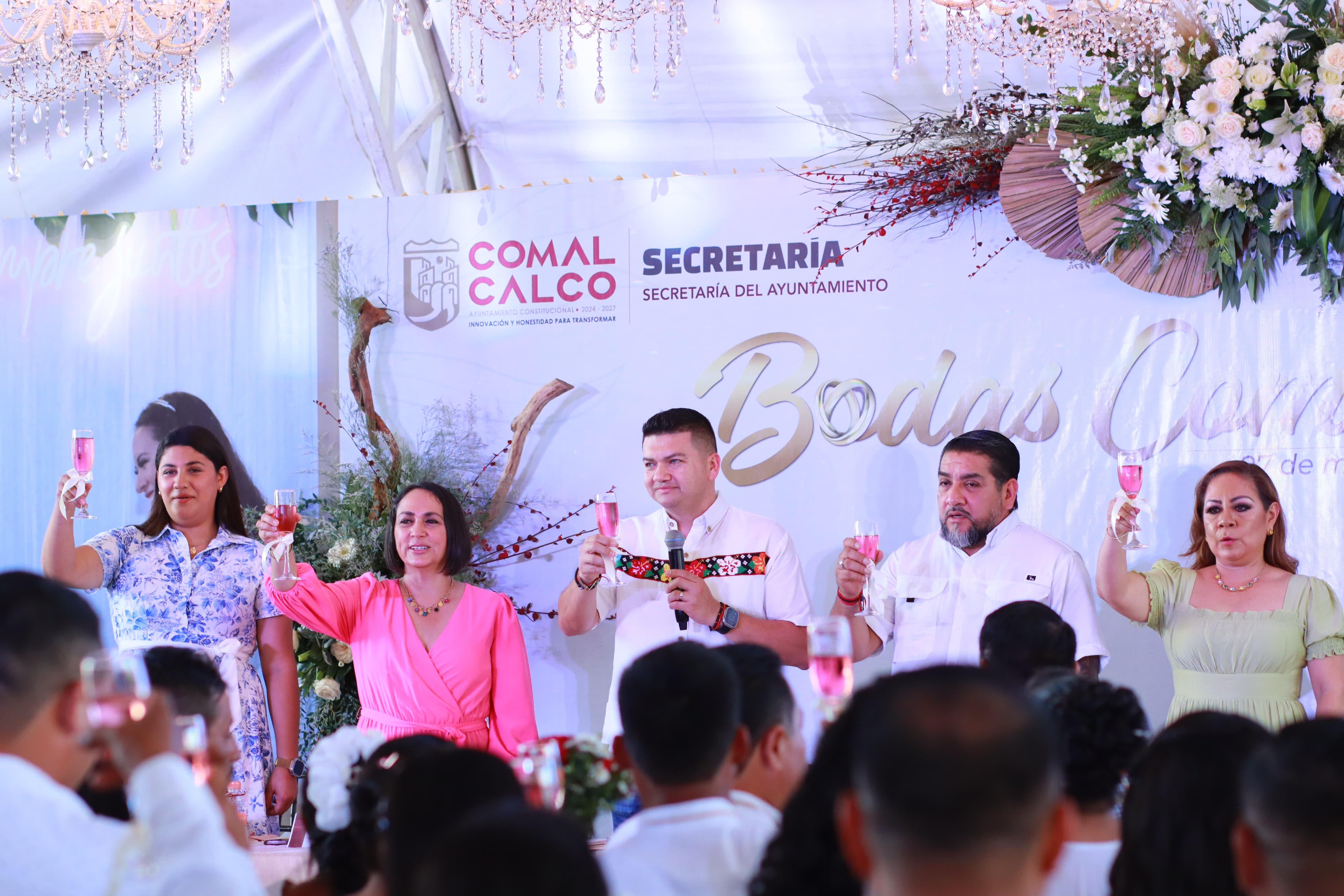 ¡Pachangón en boda colectiva en Comalcalco!