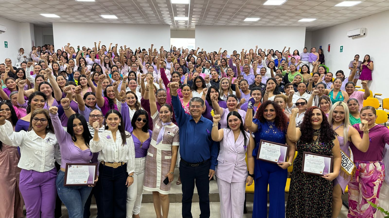 Conmemoran el Día Internacional de la Mujer en Paraíso