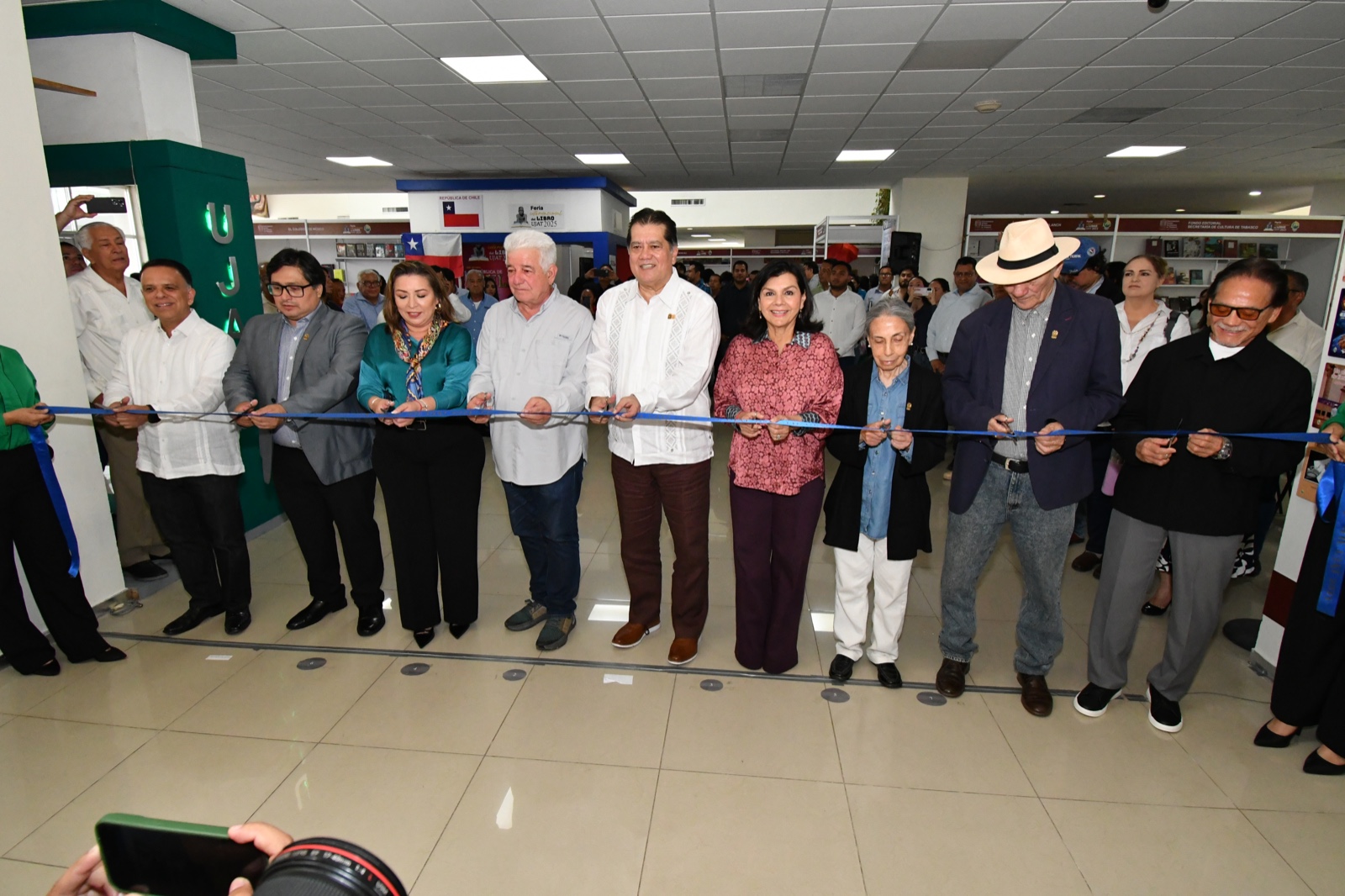 La FIL UJAT 2025 está a la altura de eventos organizados en el país, al brindar voz a las letras de América Latina: GNO