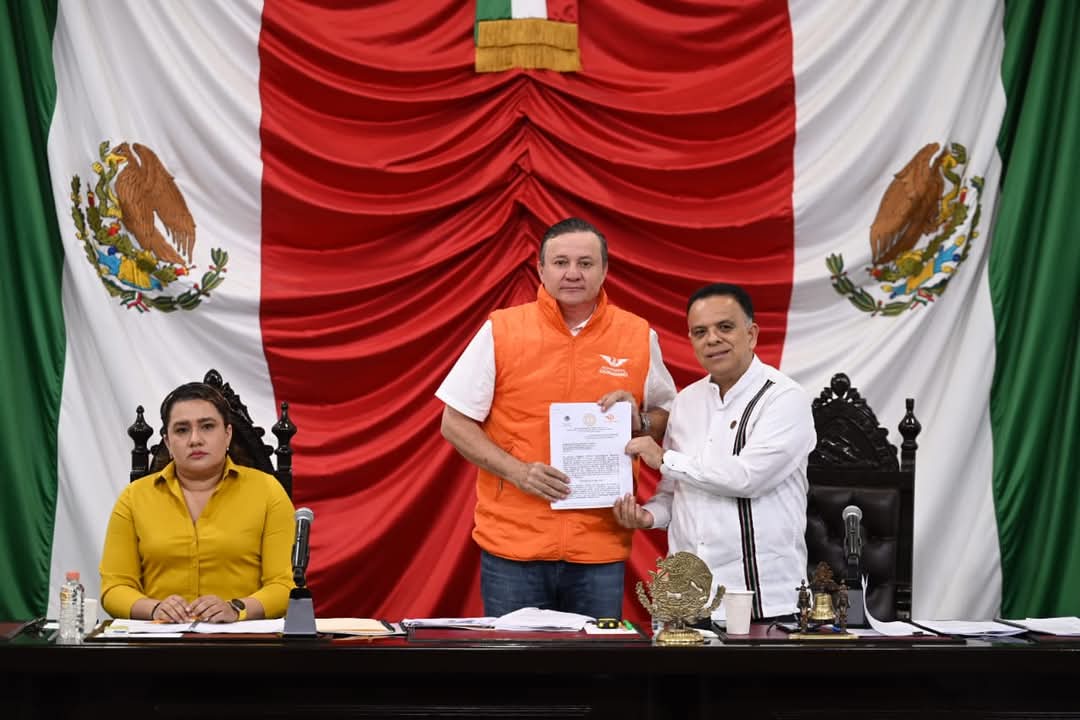 Incluir escritura en braille en libros de texto gratuito y lenguaje de señas: Gerald Washington Herrera