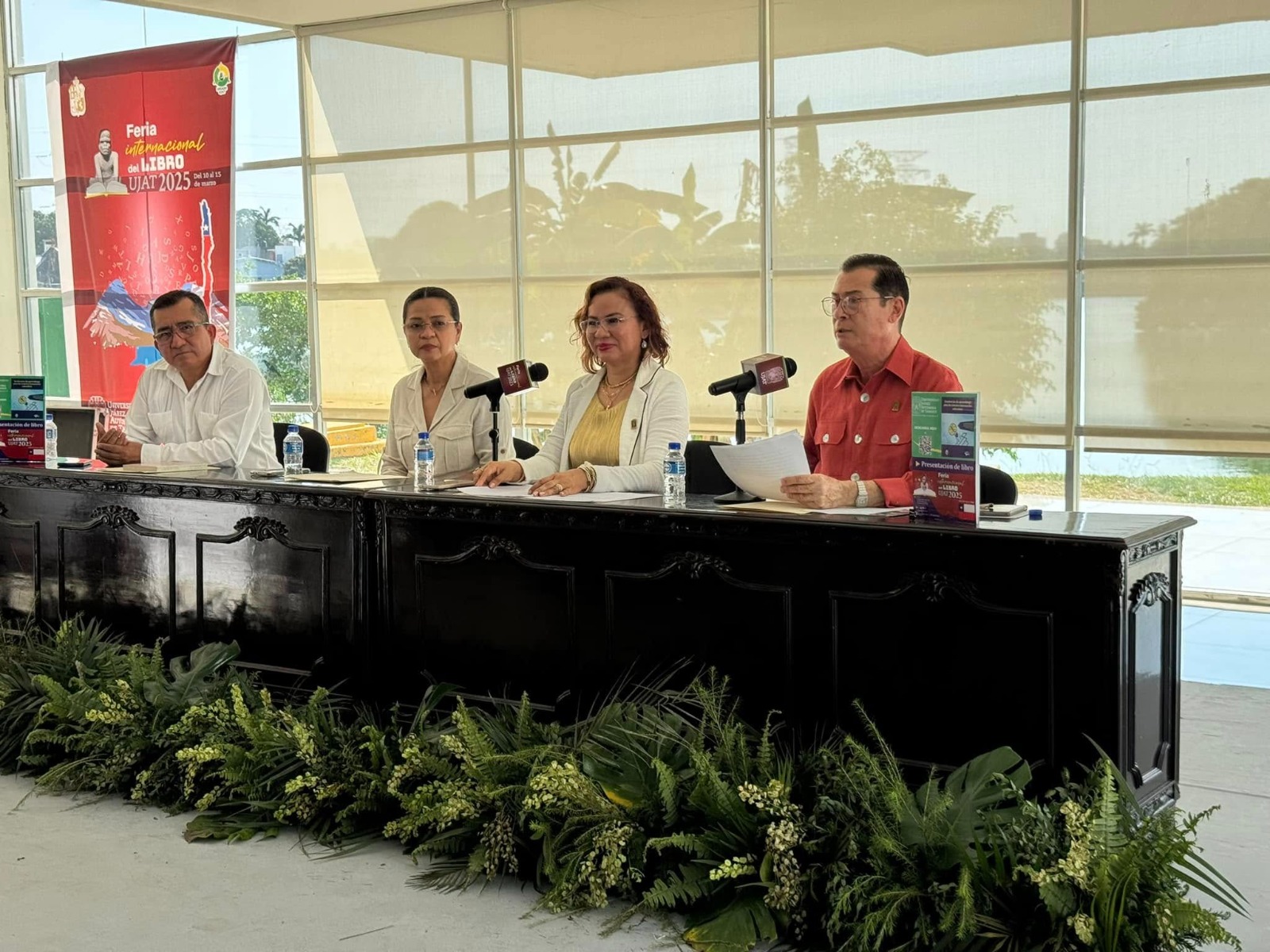 Conversatorios, libros y diálogos de poesía en quinto día de actividades de la FIL UJAT 2025