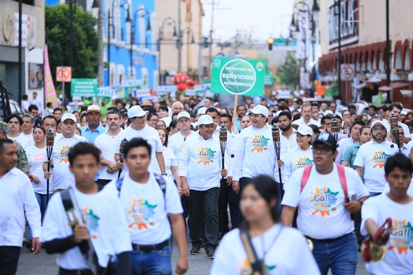 Celebran la UJAT el Gallo Universitario, encabezado por primera vez por Javier May