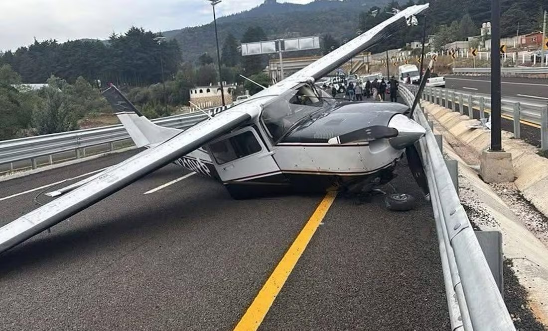 Avioneta aterriza de emergencia en carretera de Hidalgo